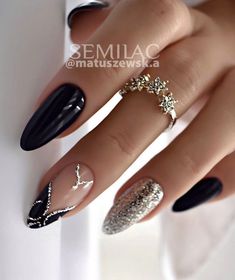 Silver Black Nails, Black Silver Nails, Silver Nail Designs, New Years Nail Designs, New Years Eve Nails, Nails Elegant, Nagellack Trends, Black Acrylic Nails, Black Nail Designs