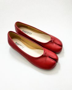 Eco Leather Retro Tabi Ballet Flats Split Toe Shoes Vintage Red Split Toe Tabis Shoes French Style Foldable Women Shoes - Etsy Red Leather Ballet Flats With Red Sole, Red Leather Closed Toe Ballet Flats, Leather Ballet Flats With Red Sole, Leather Ballet Flats With Red Sole And Round Toe, Red Ballet Flats With Rubber Sole, Slip-on Flats With Red Sole And Round Toe, Red Round Toe Ballet Flats With Rubber Sole, Red Closed Toe Ballet Flats With Leather Sole, Red Leather Ballet Flats With Flat Heel