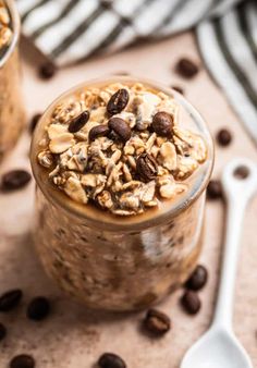 Coffee and breakfast all in oneThese Vanilla Cold Brew Coffee Overnight Oats are the perfect breakfast combinationThis recipe is simplehealthy and so delicious--all the fuel you need to start the day Mocha Overnight Oats, Protein Overnight Oats, Oat Recipes Healthy, Overnight Oats Healthy, Overnight Oatmeal, Overnight Oats Recipe, Oats Recipes, Chocolate Chip Cookie Dough