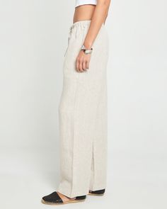 Product Details The Paloma Linen Pant is the ultimate blend of cool and comfort. Made with 100% linen, the drawstring waist and relaxed fit provide easy and effortless style for any occasion. Stay cool and comfortable in these versatile pants. - Drawstring waist tie- Content: 100% Linen Style# C24WPAF1244G Fit Notes - Model wearing a size XS - Model measurements: 5'10'' Height / 32'' Bust / 24'' Waist / 34'' Hips- Garment measurements: Size Length Waist XS 102.87 66.04 S 104.14 71.12 M 105.41 76 Linen Pant, Versatile Pants, Hip Style, Linen Style, Stay Cool, Linen Pants, Paloma, Waist Tie, Model Measurements