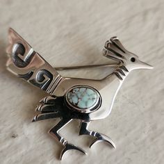 Adorable New Without Tags Native American Navajo Handmade Sterling And Dry Creek Turquoise Road Runner Pin Is In Excellent New Condition. Beautifully Made Road Runner Design With Central Dry Creek Stone. It Is Signed By Artist On Back And Measures Approximately 1 5/8" From Nose To Tail And 1 3/8" From Nose To Toes. A Super Little Collectible Piece That Would Make A Great Gift For The Southwest Art Lover! From Non-Smoking Home. Turquoise Western, Turquoise Jewelry Native American, Dry Creek, Navajo Jewelry, Southwest Art, Diy Rings, Road Runner, Wallet Shop, Walker Boots