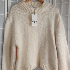 Nwt Very Soft & Comfy Color Vanilla Ice Cream Cream Winter Sweater, Creme Color Sweater, White Chuncky Sweater, Soft Cream Sweater, Affordable Crew Neck Tops By Zara, Neutral Fall Sweaters, Sweaters Neutral, Black Sweatshirt Women, Zara Knitwear