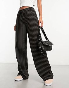 Vintage Stretch Pants, Stripped Pants Outfit, Pinstripe Trousers Outfit, Strip Pants, Outfit Grunge, Aesthetic Clothing Stores, Trouser Outfit, Embellished Jacket, Pant Trends