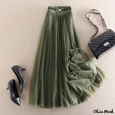 Olivia Mark - High-Waisted Half Skirt with Pleated Mesh Letters Design Skirts Fall, Tulle Skirts, Half Skirt, Simple Green, Asymmetrical Skirt, Fall Skirts, Looks Chic, Green Skirt, Fashion Mode