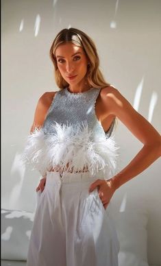 Feather Pants, Glam Outfit, Looks Party, Diy Fashion Clothing, Disco Outfit, Feather Dress, Glam Dresses, Event Dresses