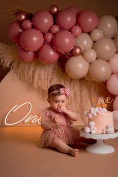 1st Year Bday Photoshoot, Smash Cake Pastel Color, Whimsical 1st Birthday Photoshoot, Baby Cake Smash Ideas, Baby Girl First Birthday Photoshooting Ideas, 1 Year Photoshoot Ideas Outside, Cake Smash Decoration Ideas, 1st Birthday Girl Cake Ideas, Smash The Cake Photoshoot