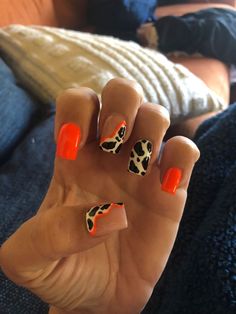 Summer Nails 2022 Nail Art For Long Square Nails, Country Nails Acrylic Short, Western Style Acrylic Nails, Cute Cow Nails Short, Cute Summer Toenail Designs, Cute Western Nails Acrylic Simple, Orange And Cow Print Nails, Boho Western Nails Acrylic, Simple Nail Ideas Western