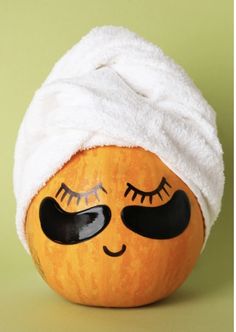 Pumpkin Facial, Kosmetyki Mary Kay, Esthetician Inspiration, Skin Care Pictures, Esthetician Room Decor, Esthetician Marketing, Pumpkin Wallpaper, Skin Facts