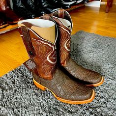 Bull Print White Diamond Western Boots Size 9 Men Brown & Tan New With Tags Western Brown Boots For Business, Western Style Brown Boots For Business, Western Style Brown Business Boots, Masculine Brown Snip Toe Boots, Engineer Boots Men, Vibram Boots, Columbia Boots, Navy Blue Boots, Balenciaga Boots