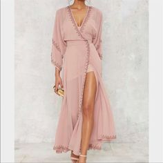 Brand: The Jetset Diaries Size: Small Condition: Nwt, Has A Very Tiny Snag On Bottom Of Dress As Pictured. Very Difficult To Notice. The Sheer Kimono Tag Is Detached On One Side As Pictured. Color: Dusty Rose With Brass/Gold Accent Design Materials: Polyester J6161005 Always Open To Reasonable Offers!! Bundle And Save!!! Sukienki Maksi, Mode Tips, Party Mode, Maxi Skirts, Kimono Dress, Looks Style, Dress Party, Elie Saab, Guest Dresses