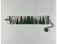 Snowy Trees, Bracelet Christmas, Christmas Bracelet, Winter Forest, Loom Beading, Bracelet Gift, Jewelry Ideas, Christmas Trees, Beaded Bracelet