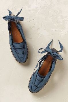 Anthropologie Quirky Shoes, Gala Gonzalez, Summer Shoes Sandals, Flat Slippers, Summer Shoe, Collection Of Shoes, Shop Shoes, Blue Style, Summer Clothing