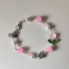 Tulip Bracelet, Bracelet Inspiration, Friendship Bracelets With Beads, Bracelets Diy, Kawaii Aesthetic, Beaded Bracelets Diy, Jewelry Business, Diy Bracelets, Friendship Bracelets