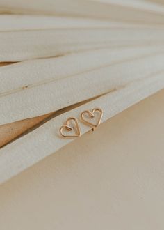 Open Heart Posts Everyday Open Heart Earrings, 14k Gold Open Heart Earrings For Valentine's Day, Schmuck Aesthetic, Everyday Wear Jewelry, Multiple Piercings, Link Chain Bracelet, Tiny Star, Love Bracelet, All The Feels