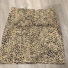 Never Worn. Brand New Casual Leopard Print Pencil Skirt, Casual Fitted Leopard Print Mini Skirt, Chic Mini Leopard Print Bottoms, Chic Leopard Print Mini Bottoms, Chic Leopard Print Lined Skirt, Chic Lined Leopard Print Skirt, Leopard Print Mini Skirt For Fall, Chic Mini Length Leopard Print Bottoms, Leopard Print Lined Skirt For Night Out