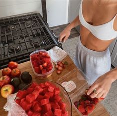 Follow for inspo & great link resources Vision Board Photos, Vision Board Pictures, Life Vision Board, Vision Board Manifestation, Health Habits, Healthy Girl, Idee Pasto Sano, Healthy Lifestyle Inspiration, Holistic Health