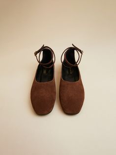 Colour: Chocolate, Size: 39 Pointy Toe Boots, Suede Ballet Flats, Flat Boots, Toe Sandals, Mini Tote, Ankle Strap Heels, Shoe Style, Small Leather Goods, Brown Suede