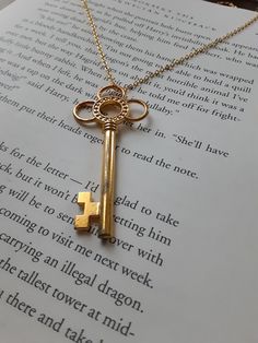 ON SALE NOW! Large golden skeleton key necklace on a beautiful gold chain. Can be made to any length. Also comes in silver and antique bronze. Thanks so much for looking! Gold Key Pendant Jewelry, Gold Pendant Jewelry With Keys, Vintage Gold Jewelry With Keys, Antique Gold Necklaces With Two Keys, Gold Brass Necklace With Keys, Vintage Gold Necklaces With Keys, Vintage Gold Key Necklace, Golden Skeleton, Skeleton Key Necklace