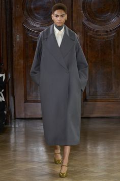 Fall 23, Sarah Burton, Emilia Wickstead, Cotton Poplin Shirt, Old Hollywood Glamour