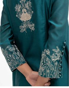 Fashionable Tops, Kurta Patterns, Hand Embroidery Dress, Simple Kurti Designs, Dress Design Patterns