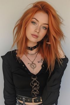 Woman With Red Hair, Cheveux Oranges, Ginger Hair Color, Chique Outfits, Edgy Hair, Hair Dye Colors, Trendy Short Hair Styles, Ginger Hair, Womens Haircuts