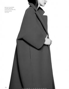 Kendra Spears, Paola Kudacki, Oversized Coat, Red Coat, Harper's Bazaar, Mode Vintage, Spears, Coat Fashion, Jil Sander