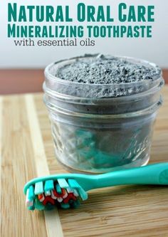 Diy Toothpaste, Toothpaste Recipe, Homemade Toothpaste, Dog Toothpaste, Heal Cavities, Pasta Dental, Oral Care Routine, Oil Pulling, Bentonite Clay