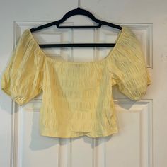 Such A Cute Pale Yellow Puff Sleeve Top; Never Worn And Perfect For Any Occasion Trendy Cotton Puff Sleeve Top For Summer, Trendy Puff Sleeve Top For Day Out, Spring Trendy Puff Sleeve Crop Top, Trendy Puff Sleeve Crop Top For Spring, Trendy Cotton Puff Sleeve Top For Spring, Trendy Puff Sleeve Top For Summer Brunch, Spring Crop Top Puff Sleeve Top For Day Out, Trendy Puff Sleeve Crop Top For Day Out, Spring Brunch Crop Top With Puff Sleeves