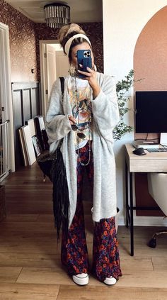 Boho Professional Style Summer, Chilly Summer Day Outfit, Curvy Boho, Surfergirl Style, Looks Hippie, Look Hippie Chic, Boho Winter Outfits, Look Boho Chic, Boho Mode