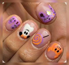 Spooky Nail Ideas, Nail Designs For Halloween, Spooky Nail, Mouse Nails, Disney Acrylic Nails, Minnie Mouse Nails, Halloween Acrylic Nails