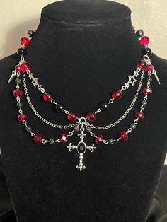 Vampire Necklace 13.5 Inches / 34.5 cm 4 inches / 10 cm extender chain If it needs to be adjusted at all let me know! Red Bead Necklace Ideas, Gothic Necklace Diy, Gothic Beaded Jewelry, Diy Goth Jewelry, Gothic Beaded Necklace, Vampire Choker, Angelic Goddess, Handmade Chains, Goth Diy