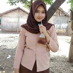 Hijab Stile, Stile Hijab, Indonesian Girls, Student Girl, Style Hijab, Beautiful Muslim Women, Hijab Chic, Muslim Girls