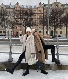 Style Long Boots, Ducie London, Best Christmas Destinations, Nyc Winter Outfits, Ny Outfits, Best Travel Destinations