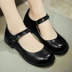 College Shoes, Black Nurse, Nurse Shoes, Mary Jane Shoes Flat, Strap Flats, Strappy Pumps, Fashion Shoes Flats, Womens Mary Janes, Ankle Strap Flats