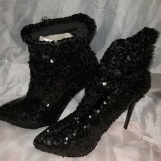 Sequins High Heel Shoe Boots Never Worn. Great Condition Snakeskin Cowboy Boots, Rodeo Boots, Sequin Heels, Sequin Boots, Leather High Heel Boots, Faux Suede Boots, Black Knee High Boots, Suede Boots Knee High, Red Boots