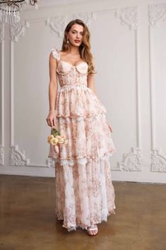 Love Shack Fancy Long Dress, Floral Tiered Dress, Conformation Dresses, Casual Princess Dress, Princess Bridesmaid Dresses, Layered Prom Dress, Peach Floral Dress, Prom Dress Inspo, Floral Dress Formal