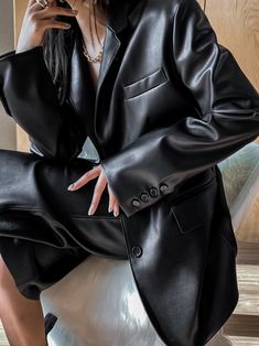 A classic oversized leather style blazer with pocket detail. Great to dress up or down. Made from 100% quality PU. Model is in MINUSEY ONE SIZE. Please allow 5-12 business days to ship when in restocking. * MINUSEY ONE SIZE = EU 34-36, US 2-6* 100% PU* Dry clean* Made in Korea - Model Height: 172cm/5'7" (US 2, EU 34) Style Blazer, Leather Style, Leather Outfit, Leather Blazer, Pocket Detail, Leather Fashion, Leather Skirt, Vegan Leather, Winter Outfits