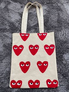 Totebag Lukis, Hand Painted Tote Bags, Tote Bag Inspo, Tod Bag, Diy Tote Bag Design, Converse Play, Handpainted Tote Bags, Handmade Tote Bags, Totes Ideas