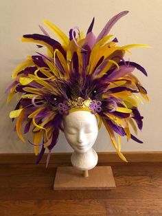 Do you want to be the showstopper of the party? This is the piece for you! The base of this peace is a sun-visor. Carnival Summer Headband Costume Hat, Summer Carnival Costume Headband, Adjustable Yellow Headband Costume Hat, Adjustable Yellow Summer Headpieces, Adjustable Yellow Headpiece For Summer, Adjustable Yellow Headpieces For Summer, Summer Party Purple Headband, Purple Headband For Party, Adjustable Yellow Costume Hats And Headpieces For Party