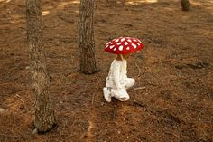 Fall And Winter Crafts, Diy Mushroom Hat, Sew Mushroom, Mushrooms Hat, Toadstool Costume, Woodlark Blog, Original Halloween Costumes, Diy Mushroom, Mushroom Costume