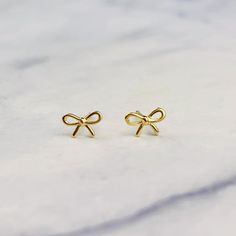 14K Yellow Gold Tiny Bow Stud Earrings Solid Gold | Etsy Chic Gold Earrings With Bow, Gold Dainty Earrings With Bow, Bow Gold Earrings, Gold Bow Earrings, Classic Gold Bow Earrings, Dainty Gold Bow Earrings, Cat Earrings Studs, Tiny Bow, Vintage Fine Jewelry