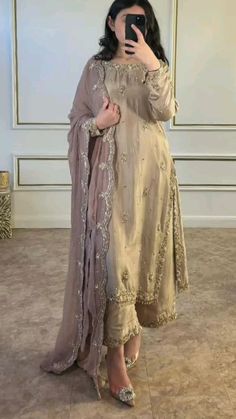 #fashion Gorgeous Pakistani Dresses, Desi Outfits For Wedding, Desi Shaadi Outfits, Shaadi Outfits Desi Wedding, Trendy Dresses For Wedding, Pakistani Outfits Party Wear, Desi Wedding Outfits, Aesthetic Desi Outfits, Party Dresses Pakistani