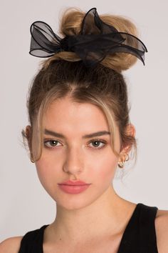 Chiffon Wire-Bow Ponytail Holder Ponytail Holder 2019 Types Of Hairstyles, New Year Hairstyle, Bow Ponytail, Pretty Braids, Top Knot Hairstyles, Short Hair Bun, Perfect Bow, Bow Hairstyle, Pretty Braided Hairstyles