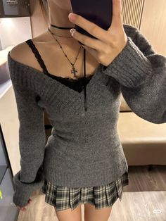 New Year Is Coming, 2000s Aesthetic, Eve Outfit, Vintage Sweater, Dream Clothes, Vintage Sweaters, Outfits Aesthetic, Cute Casual Outfits, Winter Women