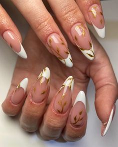 Fall French Nails 2024: Trendy Designs and 26 Ideas Autumn French Tip Nail Designs, French Nails With Leaves, French Tip Thanksgiving Nails, Square Thanksgiving Nails, Fall French Tips Almond, Thanksgiving Nails French Tip, Autumn Holiday Nails, Thanksgiving French Nails, Aesthetic Autumn Nails