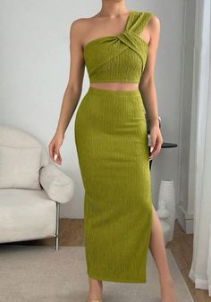 ripped set with croptop and skirt Matcha Color, Split Skirt Outfit, One Shoulder Crop Top, Split Skirt, Blouse Casual, Elegant Skirt, Top Crop, Shoulder Crop Top, Inspiration Mode