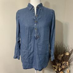 J.Jill Denim Women’s Chambray Popover Tunic Shirt Long Sleeve Top Pockets Sz Xsp. Please Look At The Pictures Carefully To See More Details... You Receive Exactly What’s On The Pictures. New With Tags Measurements Laying Flat Approximately Underarm To Underarm 18.5” Shoulder To Hem 26” Half Button Dow. 2 Side Pockets Chambray Medium Wash Tencel Tops With Pockets, Casual Denim Blouse With Pockets, Casual Light Wash Tencel Tops, Medium Wash Blouse With Pockets For Fall, Medium Wash Long Sleeve Chambray Tops, Denim Blue Chambray Top With Pockets, Casual Long Sleeve Tencel Tops, Casual Light Wash Tencel Denim Top, Spring Collared Indigo Denim Top