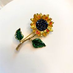 Sunflower Flower Brooch Pin Metal Gold Yellow Rhinestones Bling New 2” X 1.5” Elegant Yellow Flower Brooches, Gold Flower-shaped Rhinestone Brooches, Gold Flower Brooches With Rhinestones, Gold Flower-shaped Brooches With Rhinestones, Gold Flower-shaped Brooch With Rhinestones, Rhinestone Costume, Flower Brooch, Gold Yellow, Costume Jewelry