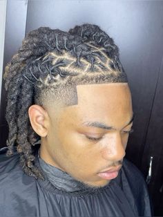 #menlocstyles #locstyles #locdbyshxyy Men’s Dread Styles, Locs Hairstyles For Studs, High Top Loc Styles, Polo G Dreads, Half Barrel Twist Locs, Dreadlock Hairstyles For Men Long, Barrel Loc Styles For Men, Barrel Roll Locs Men, High Top Locs