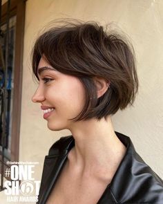 Pixie Bob Haircut With Curtain Bangs, French Bob Outfit Parisian Chic, Audrey Hepburn Short Hair Pixie Haircuts, Super Short Bob Haircut, Short Bob On Round Face, Bixie Colour Hair Colors, Long Pixie Haircut For Thick Hair, "bixie" Haircut 2022, Women’s Short Hair